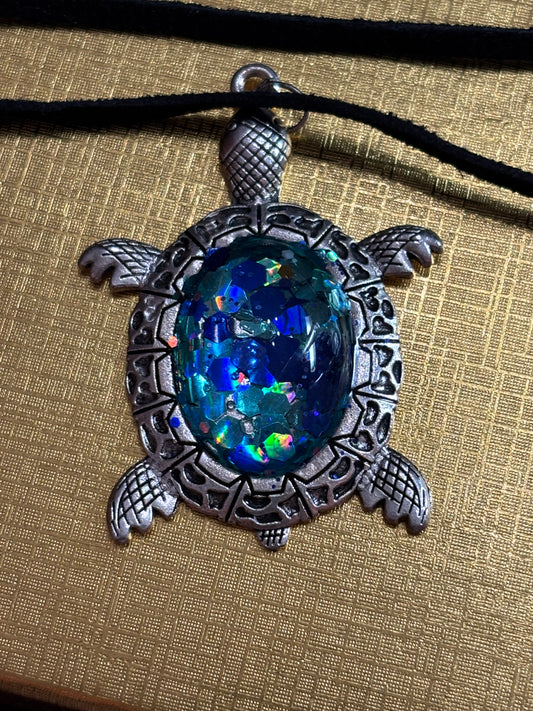 Large sea turtle necklace