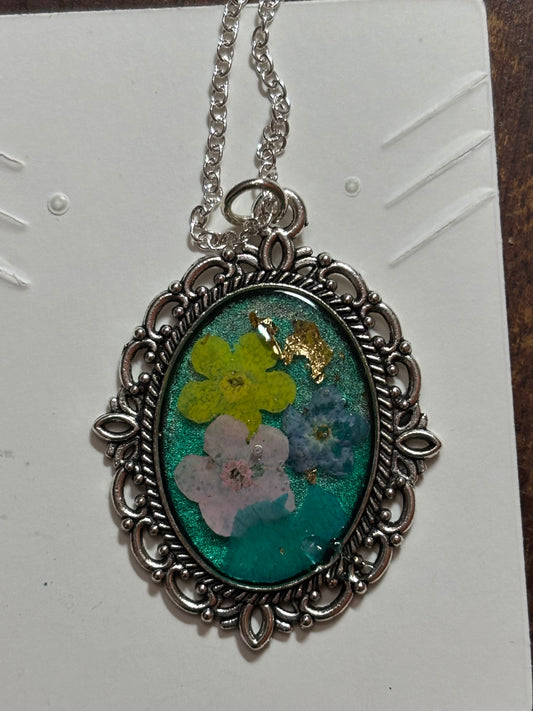 Wedding gift resin necklace