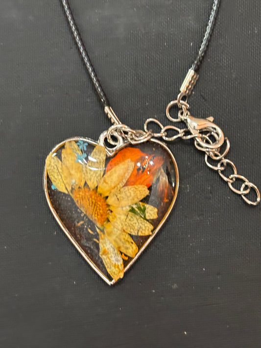 Resin dried flower heart